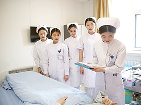 黑河黑龙江卫校——为什么当医生或者护士是光荣的呢？